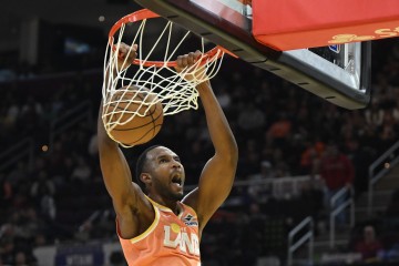 AG体育官方网站-年仅24岁！小莫布里生涯500次盖帽 骑士队史第5人&amp;最年轻达成球员