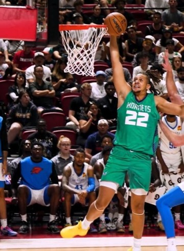 AG-G联盟场均15分8板！Shams：鹈鹕将和中锋约什·奥杜罗签双向合同